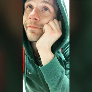 Meet your Posher, Dustin